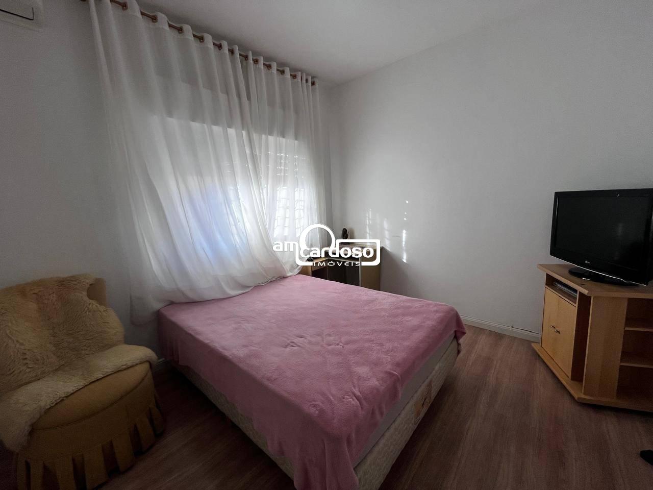 Apartamento com 3 quartos, 1 banheiro e 80m² à venda no bairro Sao Sebastiao, Porto Alegre