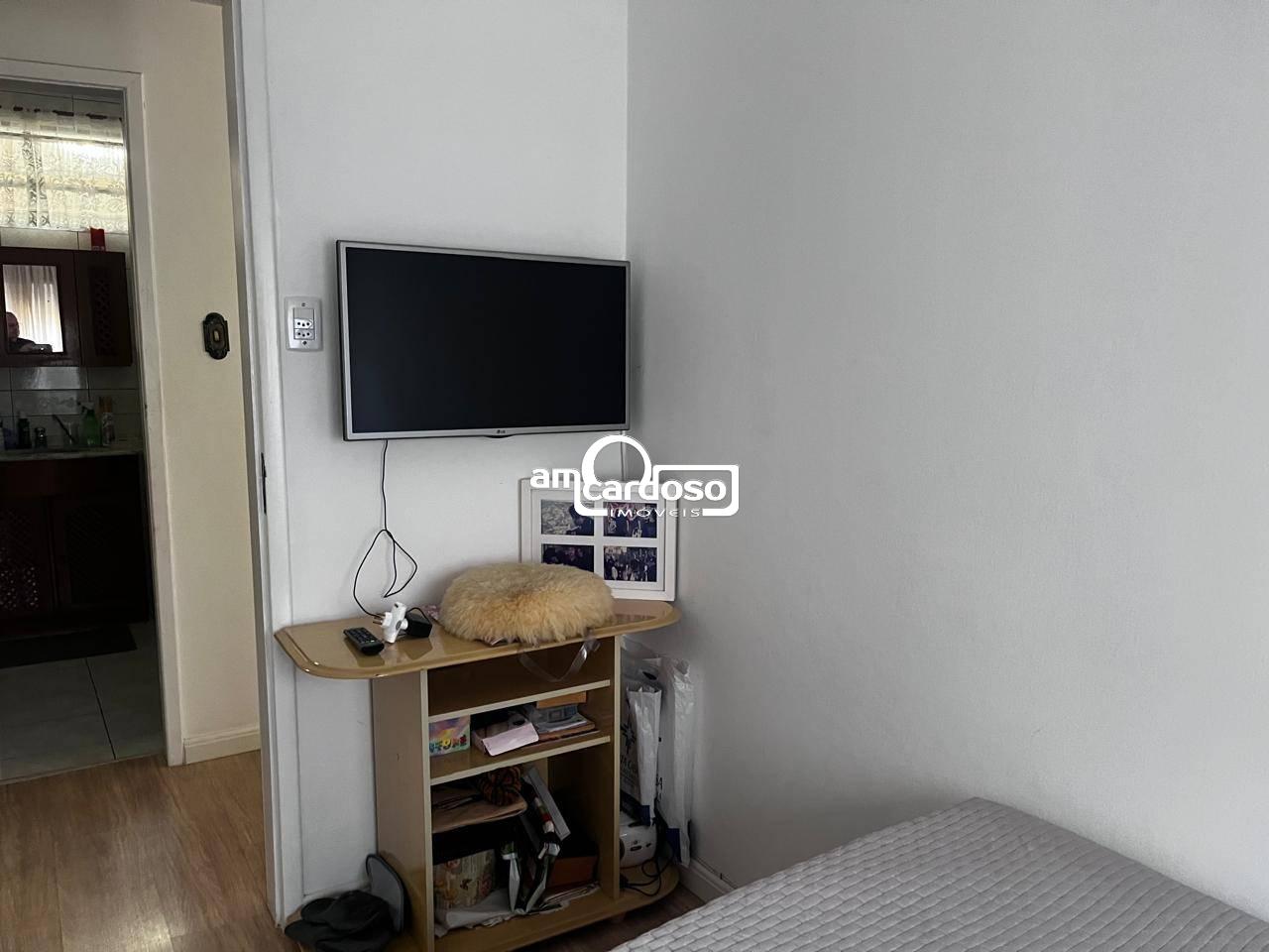 Apartamento com 3 quartos, 1 banheiro e 80m² à venda no bairro Sao Sebastiao, Porto Alegre