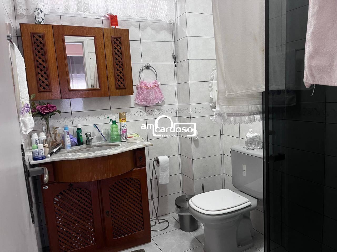 Apartamento com 3 quartos, 1 banheiro e 80m² à venda no bairro Sao Sebastiao, Porto Alegre