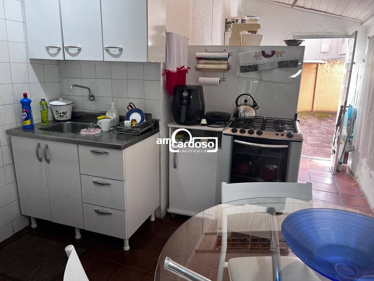Apartamento com 3 quartos, 1 banheiro e 80m² à venda no bairro Sao Sebastiao, Porto Alegre
