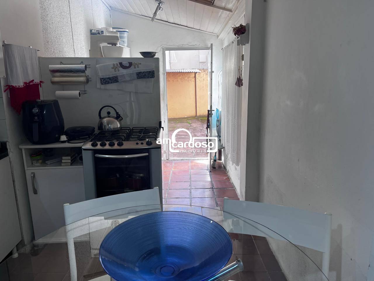 Apartamento com 3 quartos, 1 banheiro e 80m² à venda no bairro Sao Sebastiao, Porto Alegre
