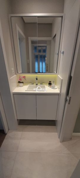 Apartamento com 2 quartos, 2 banheiros e 70m² à venda no bairro Menino Deus, Porto Alegre