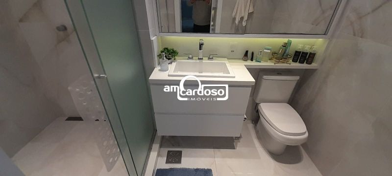 Apartamento com 2 quartos, 2 banheiros e 70m² à venda no bairro Menino Deus, Porto Alegre