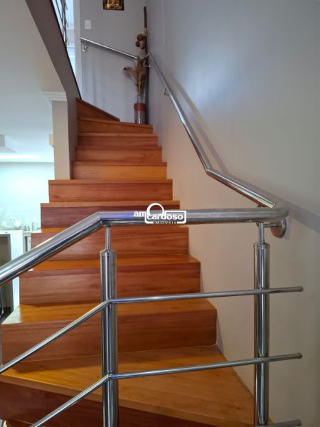 Sobrado com 2 quartos, 2 banheiros e 118m² à venda no bairro Parque Santa Fé, Porto Alegre