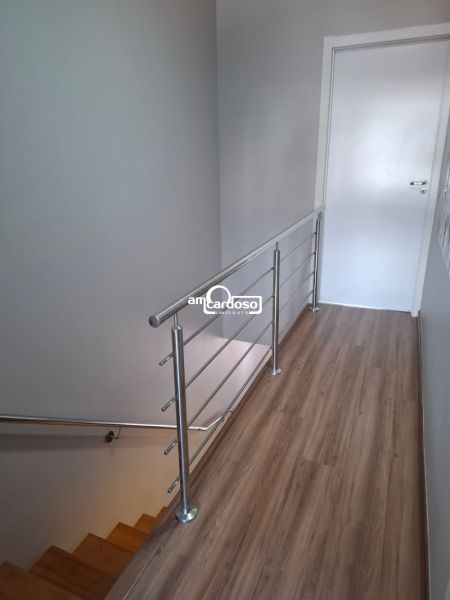 Sobrado com 2 quartos, 2 banheiros e 118m² à venda no bairro Parque Santa Fé, Porto Alegre