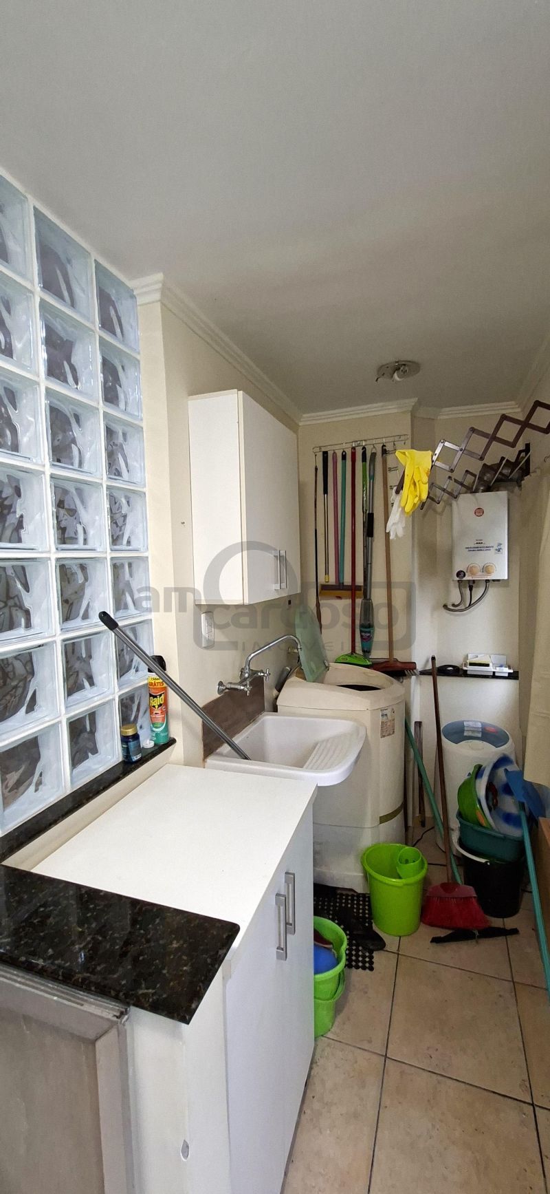 Apartamento mobiliado de 3 dormitórios no bairro São Sebastião