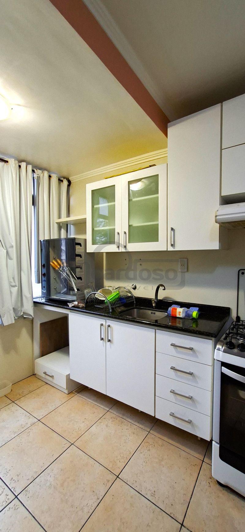Apartamento mobiliado de 3 dormitórios no bairro São Sebastião