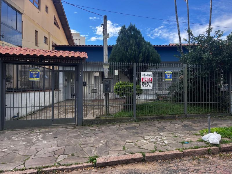 Casa com 3 quartos, 4 banheiros e 177m² para alugar no bairro Sao Sebastiao, Porto Alegre