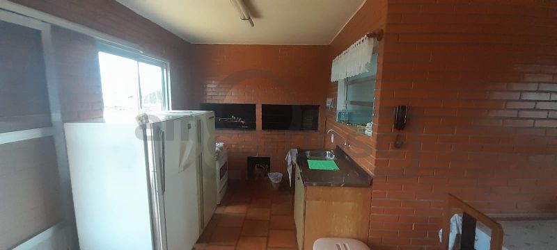 APARTAMENTO COM 2 DORMITÓRIOS + DORMITÓRIO AUXILIAR, 2 BANHEIROS, ESTACIONAMENTO COBERTO