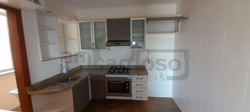 APARTAMENTO COM 2 DORMITÓRIOS + DORMITÓRIO AUXILIAR, 2 BANHEIROS, ESTACIONAMENTO COBERTO