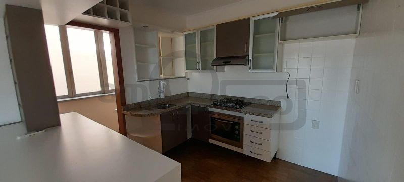 APARTAMENTO COM 2 DORMITÓRIOS + DORMITÓRIO AUXILIAR, 2 BANHEIROS, ESTACIONAMENTO COBERTO