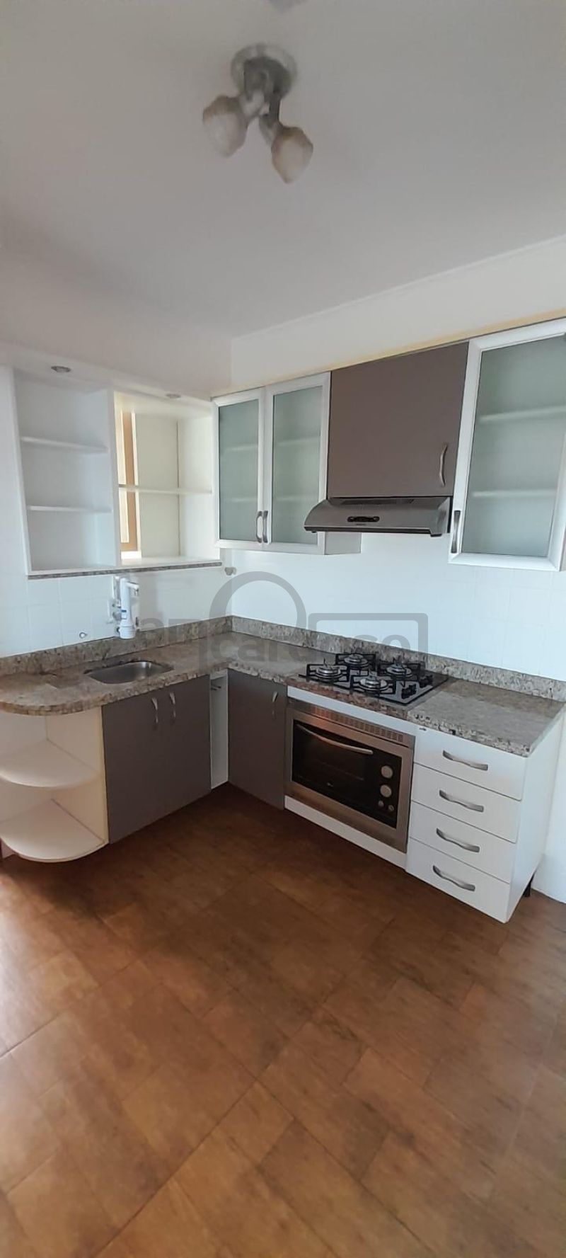 APARTAMENTO COM 2 DORMITÓRIOS + DORMITÓRIO AUXILIAR, 2 BANHEIROS, ESTACIONAMENTO COBERTO