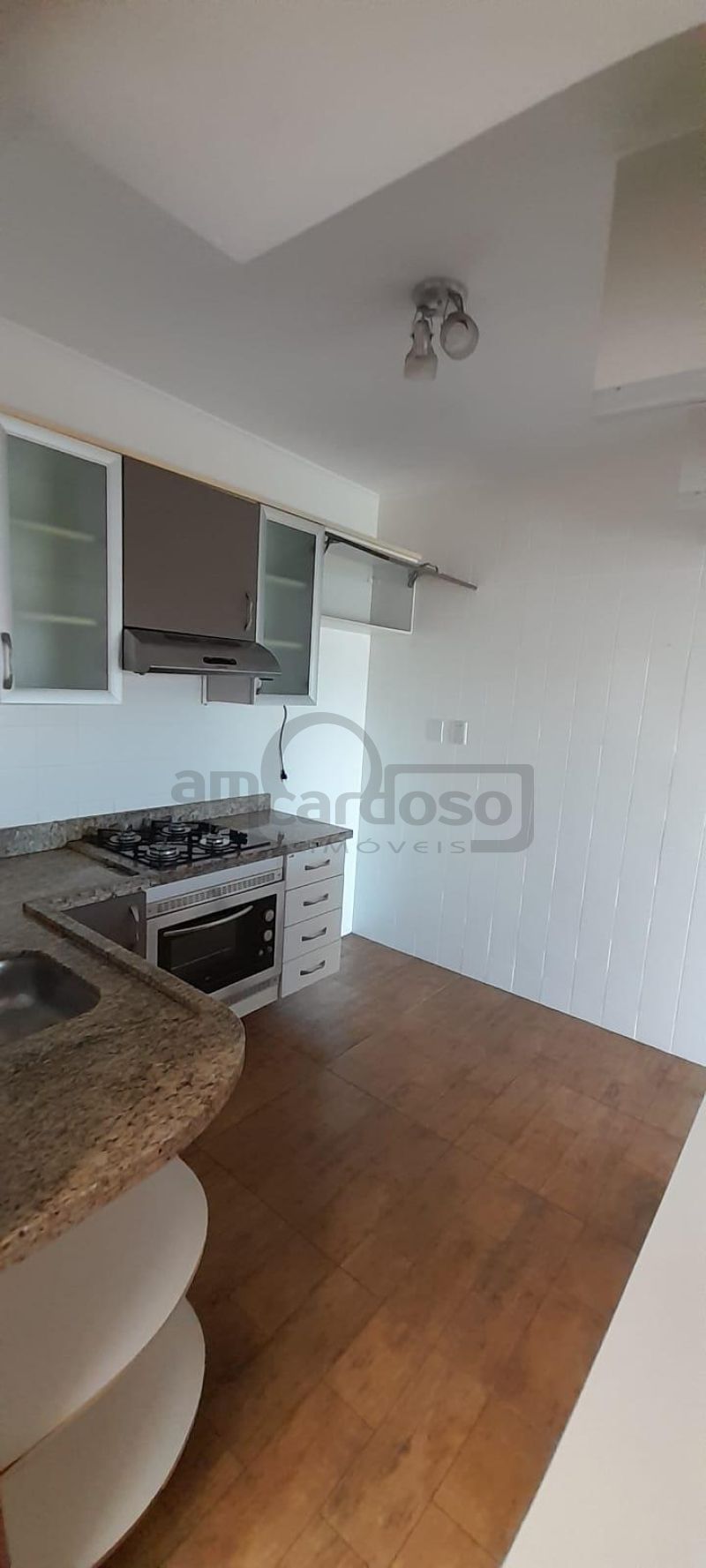 APARTAMENTO COM 2 DORMITÓRIOS + DORMITÓRIO AUXILIAR, 2 BANHEIROS, ESTACIONAMENTO COBERTO