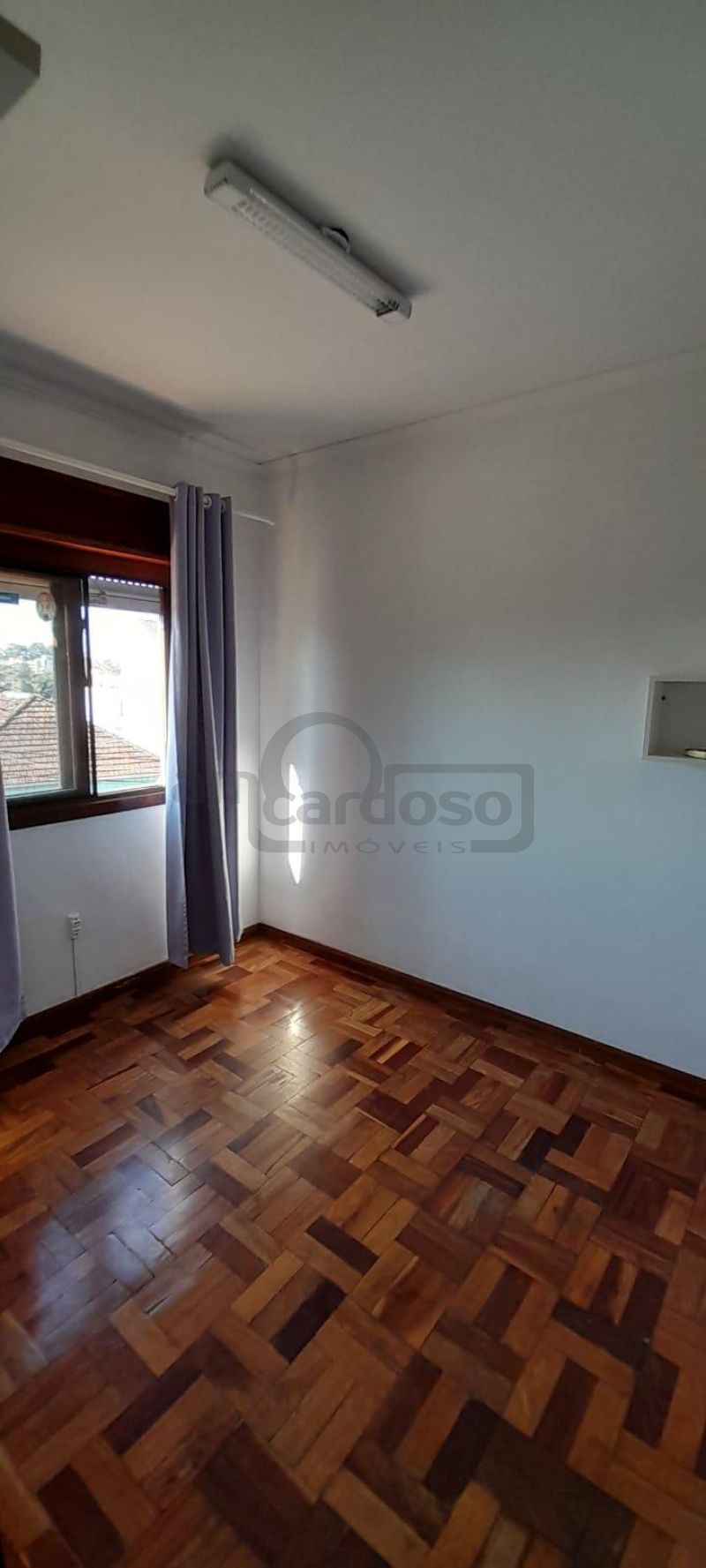 APARTAMENTO COM 2 DORMITÓRIOS + DORMITÓRIO AUXILIAR, 2 BANHEIROS, ESTACIONAMENTO COBERTO