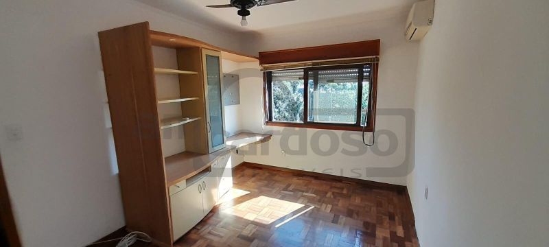 APARTAMENTO COM 2 DORMITÓRIOS + DORMITÓRIO AUXILIAR, 2 BANHEIROS, ESTACIONAMENTO COBERTO