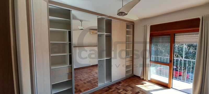 APARTAMENTO COM 2 DORMITÓRIOS + DORMITÓRIO AUXILIAR, 2 BANHEIROS, ESTACIONAMENTO COBERTO