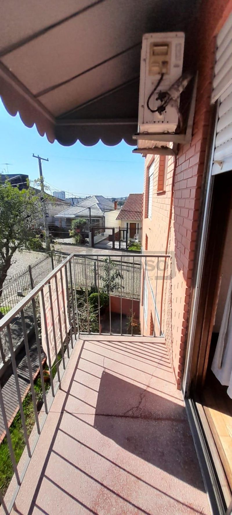 APARTAMENTO COM 2 DORMITÓRIOS + DORMITÓRIO AUXILIAR, 2 BANHEIROS, ESTACIONAMENTO COBERTO