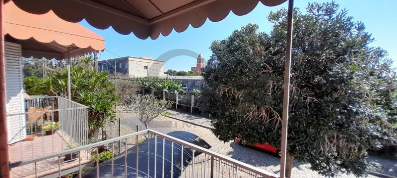 APARTAMENTO COM 2 DORMITÓRIOS + DORMITÓRIO AUXILIAR, 2 BANHEIROS, ESTACIONAMENTO COBERTO