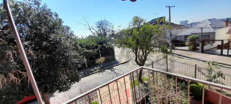 APARTAMENTO COM 2 DORMITÓRIOS + DORMITÓRIO AUXILIAR, 2 BANHEIROS, ESTACIONAMENTO COBERTO
