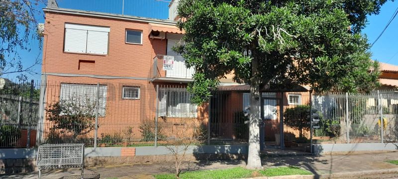 APARTAMENTO COM 2 DORMITÓRIOS + DORMITÓRIO AUXILIAR, 2 BANHEIROS, ESTACIONAMENTO COBERTO