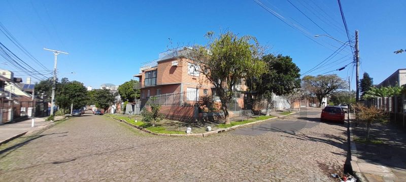 APARTAMENTO COM 2 DORMITÓRIOS + DORMITÓRIO AUXILIAR, 2 BANHEIROS, ESTACIONAMENTO COBERTO