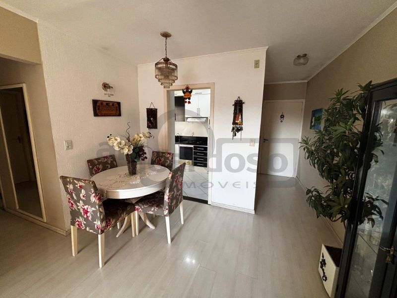 APARTAMENTO MUITO AMPLO COM 2 DORMITÓRIOS, SENDO UMA SUÍTE, ESTACIONAMENTO COBERTO JUNTO ASSIS BRASIL