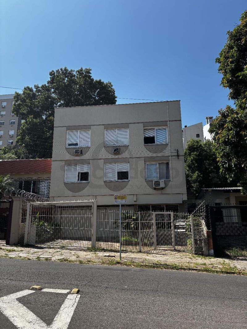APARTAMENTO MUITO AMPLO COM 2 DORMITÓRIOS, SENDO UMA SUÍTE, ESTACIONAMENTO COBERTO JUNTO ASSIS BRASIL