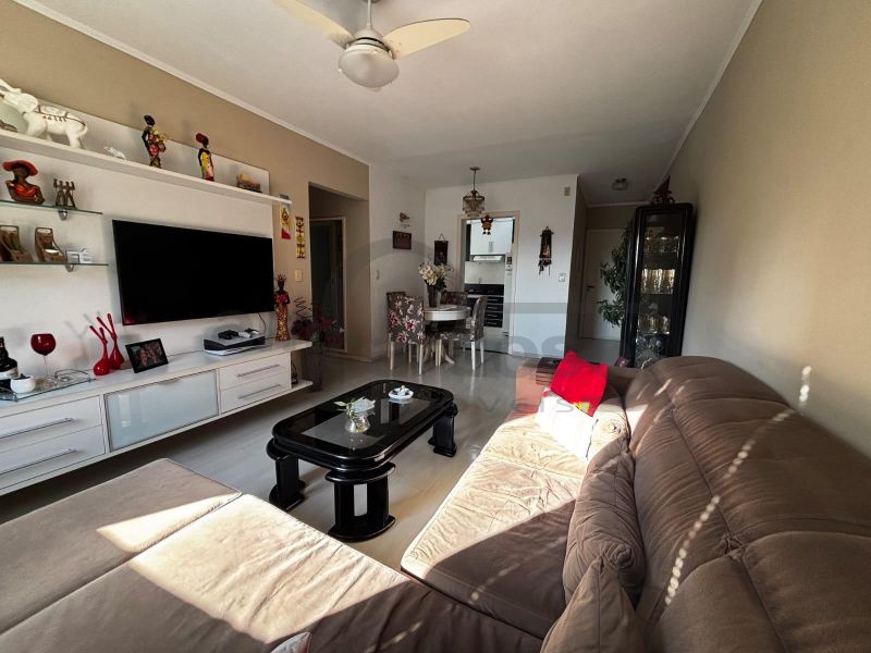 APARTAMENTO MUITO AMPLO COM 2 DORMITÓRIOS, SENDO UMA SUÍTE, ESTACIONAMENTO COBERTO JUNTO ASSIS BRASIL
