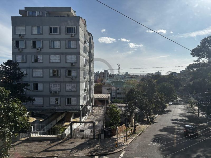 APARTAMENTO MUITO AMPLO COM 2 DORMITÓRIOS, SENDO UMA SUÍTE, ESTACIONAMENTO COBERTO JUNTO ASSIS BRASIL