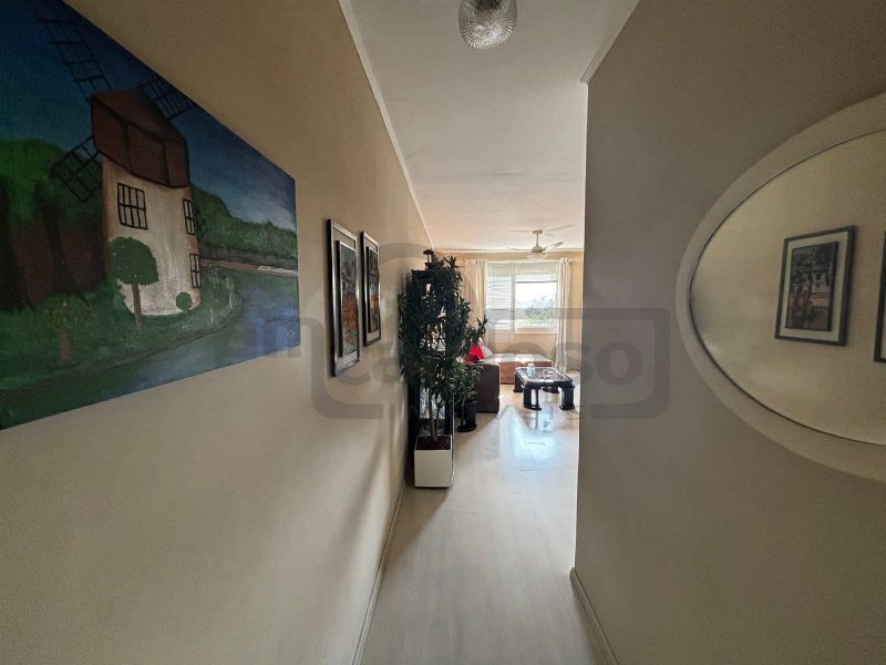 APARTAMENTO MUITO AMPLO COM 2 DORMITÓRIOS, SENDO UMA SUÍTE, ESTACIONAMENTO COBERTO JUNTO ASSIS BRASIL