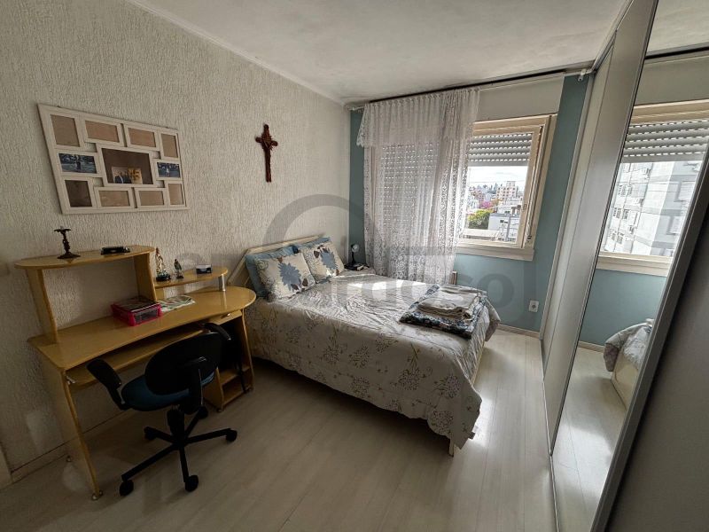 APARTAMENTO MUITO AMPLO COM 2 DORMITÓRIOS, SENDO UMA SUÍTE, ESTACIONAMENTO COBERTO JUNTO ASSIS BRASIL