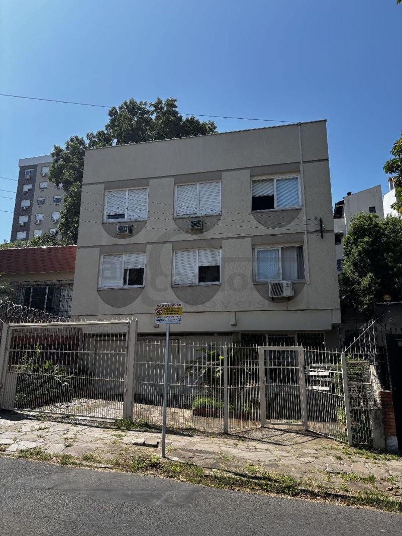 APARTAMENTO MUITO AMPLO COM 2 DORMITÓRIOS, SENDO UMA SUÍTE, ESTACIONAMENTO COBERTO JUNTO ASSIS BRASIL