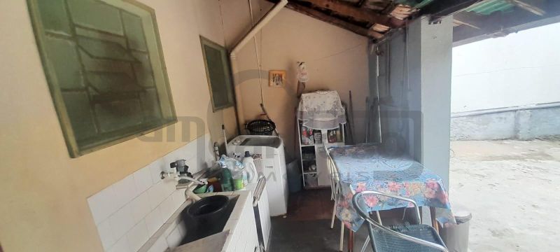 RESIDÊNCIA COM 2 DORMITÓRIOS, TÉRREA, COMPACTA, EM LOCALIZAÇÃO PRIVILEGIADA DO PARQUE MINUANO