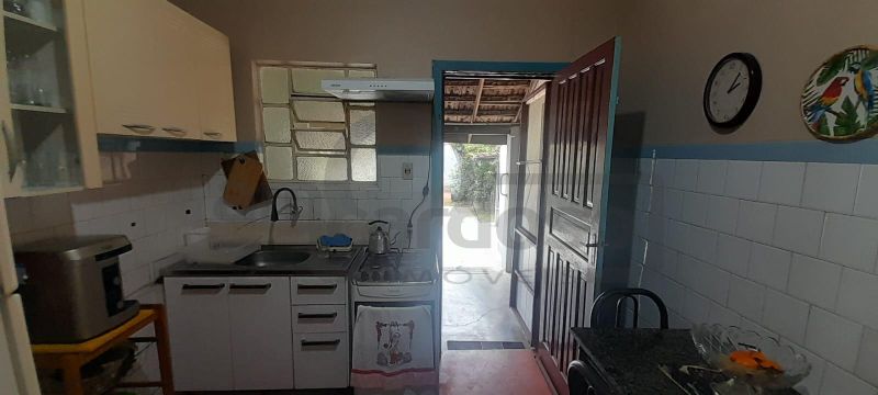 RESIDÊNCIA COM 2 DORMITÓRIOS, TÉRREA, COMPACTA, EM LOCALIZAÇÃO PRIVILEGIADA DO PARQUE MINUANO