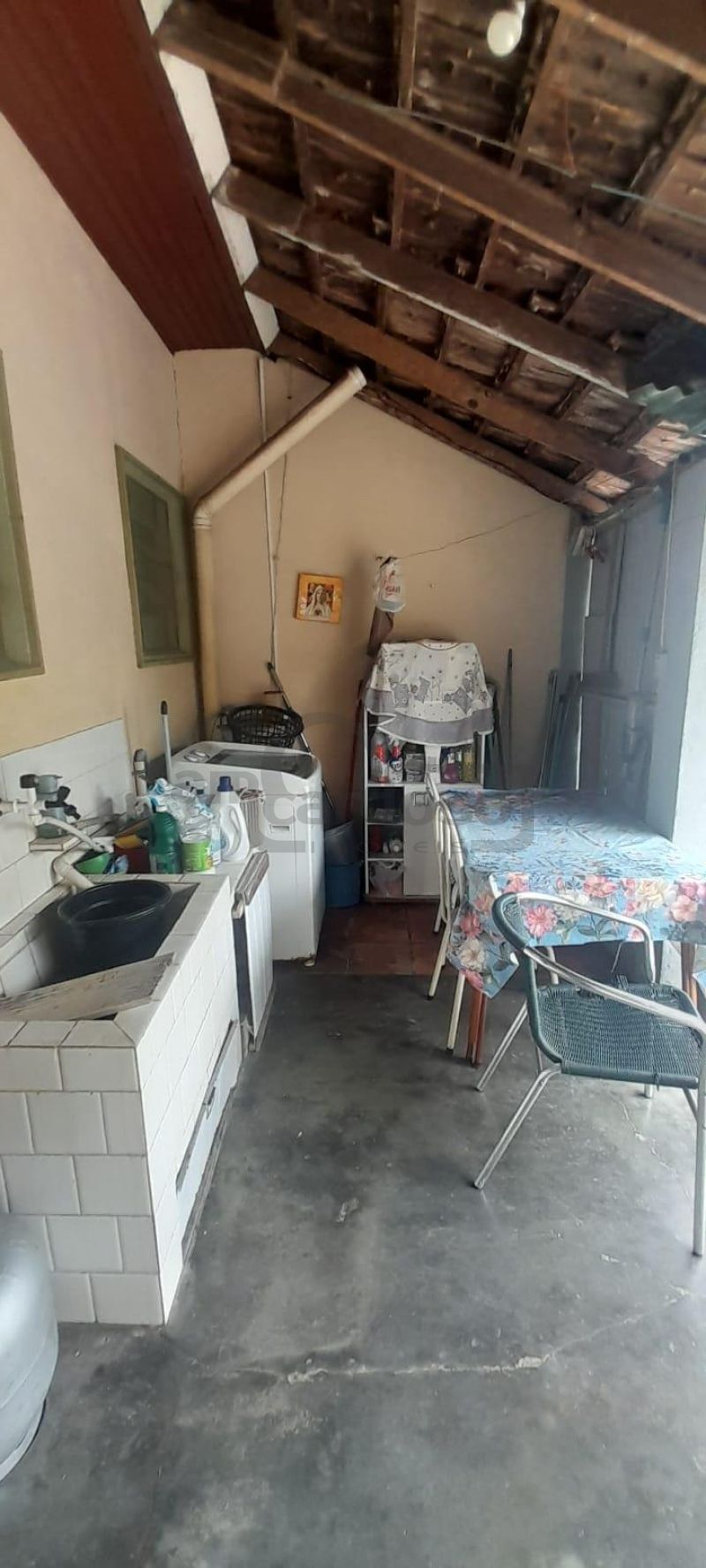 RESIDÊNCIA COM 2 DORMITÓRIOS, TÉRREA, COMPACTA, EM LOCALIZAÇÃO PRIVILEGIADA DO PARQUE MINUANO