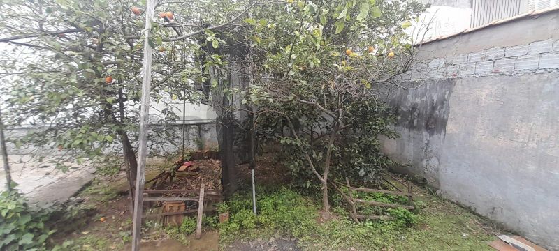 RESIDÊNCIA COM 2 DORMITÓRIOS, TÉRREA, COMPACTA, EM LOCALIZAÇÃO PRIVILEGIADA DO PARQUE MINUANO