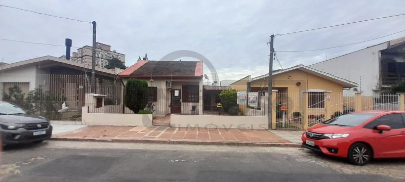 RESIDÊNCIA COM 2 DORMITÓRIOS, TÉRREA, COMPACTA, EM LOCALIZAÇÃO PRIVILEGIADA DO PARQUE MINUANO