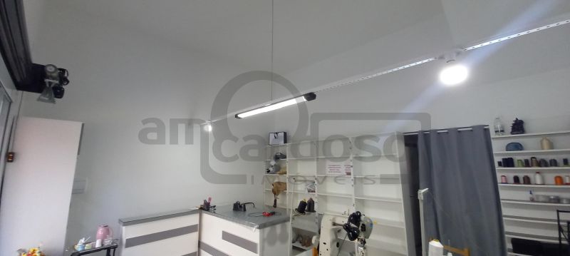 Loja Comercial com Sala Auxiliar, Depósito e Jk integrado