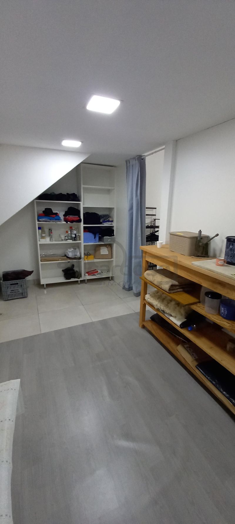 Loja Comercial com Sala Auxiliar, Depósito e Jk integrado