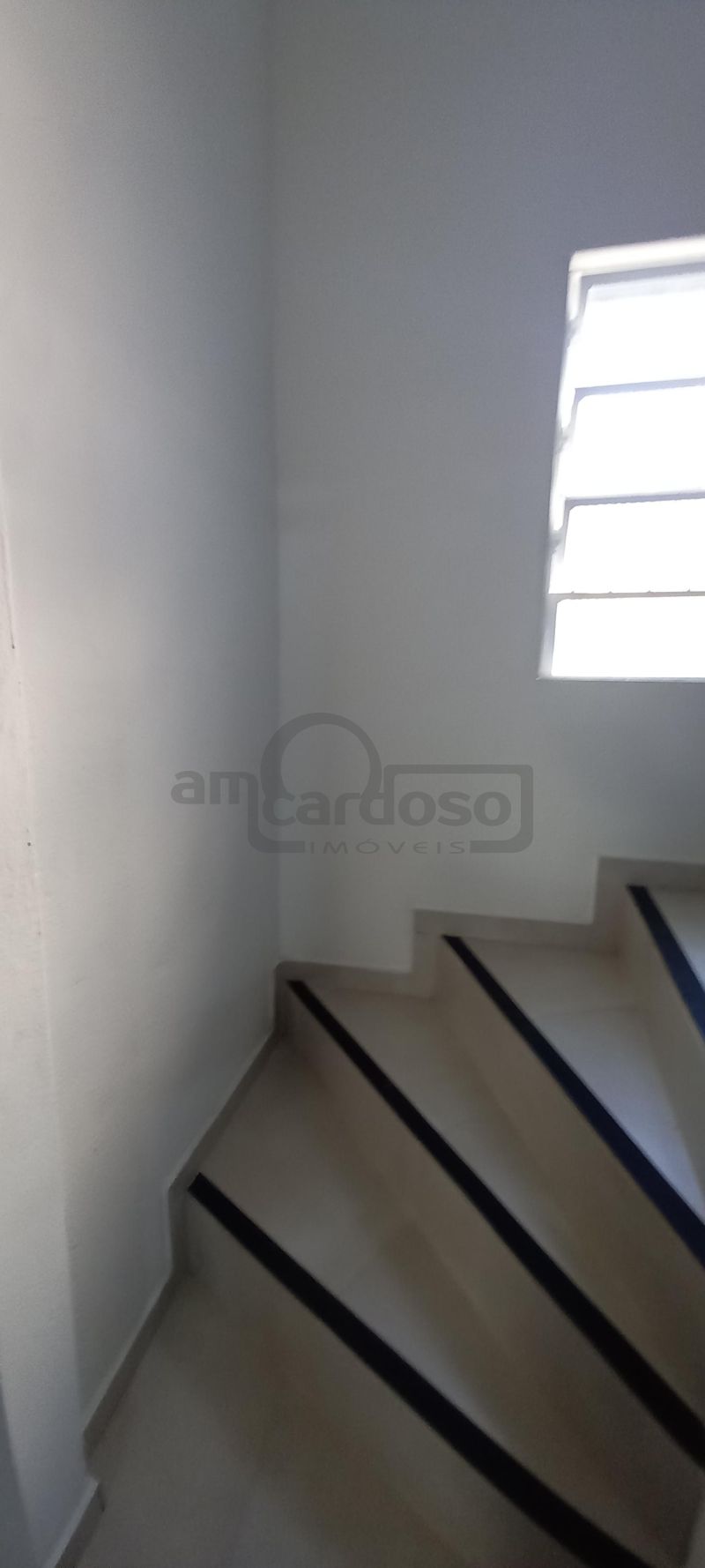 Loja Comercial com Sala Auxiliar, Depósito e Jk integrado
