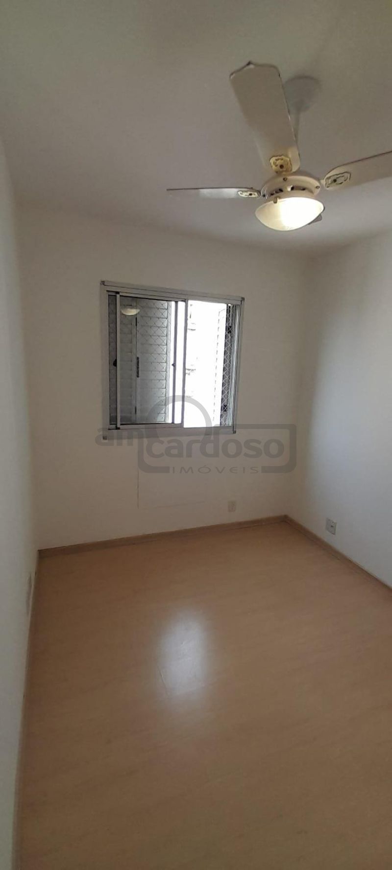APARTAMENTO COM 2 DORMITÓRIOS, SACADA COM CHURRASQUEIRA E ESTACIONAMENTO