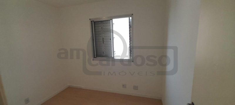 APARTAMENTO COM 2 DORMITÓRIOS, SACADA COM CHURRASQUEIRA E ESTACIONAMENTO