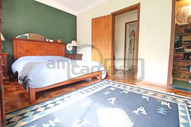 APARTAMENTO COM DOIS DORMITÓRIOS E ESTACIONAMENTO CONDOMINIAL