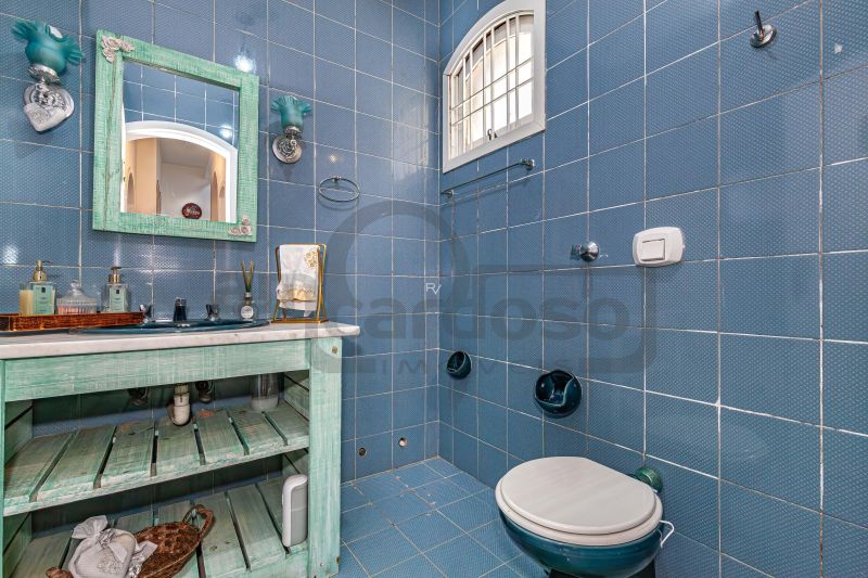 Casa de Alto Padrão com Piscina, 6 quartos com 5 vagas de garagem