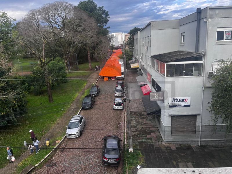 2 DORMITORIOS, SOL DA MANHA, ESTACIONAMENTO, ACEITA FINANCIAMENTO
