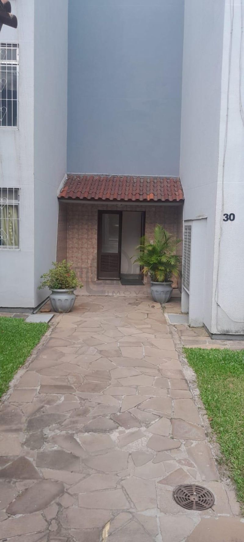 APARTAMENTO COM 2 DORMITÓRIOS TOTALMENTE REFORMADO,