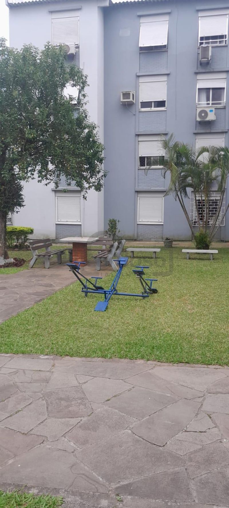 APARTAMENTO COM 2 DORMITÓRIOS TOTALMENTE REFORMADO,