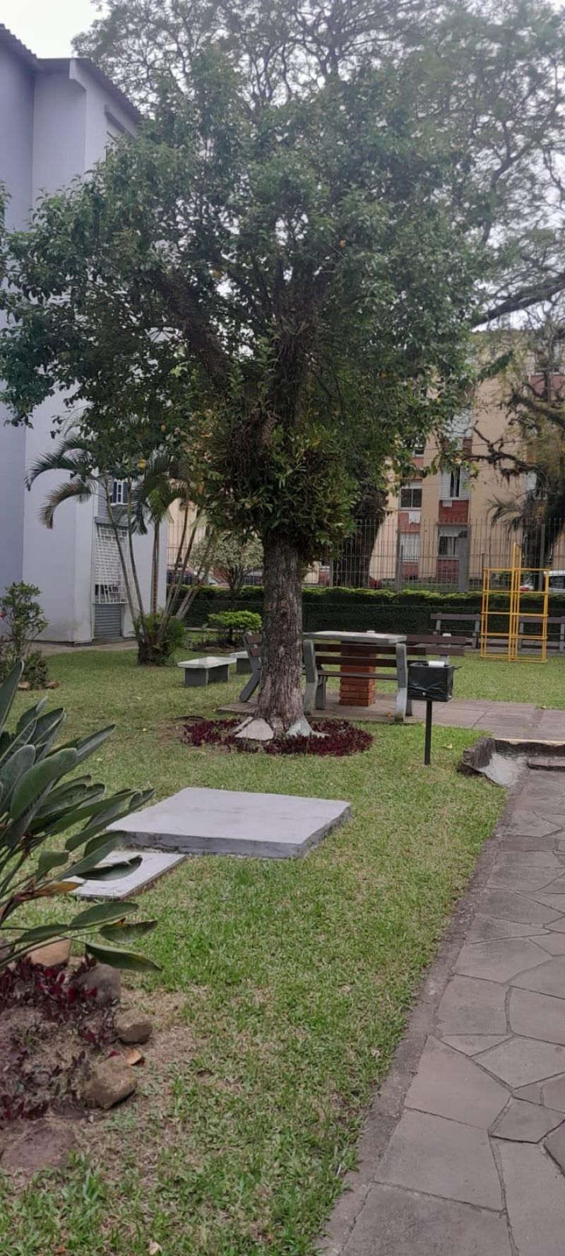 APARTAMENTO COM 2 DORMITÓRIOS TOTALMENTE REFORMADO,