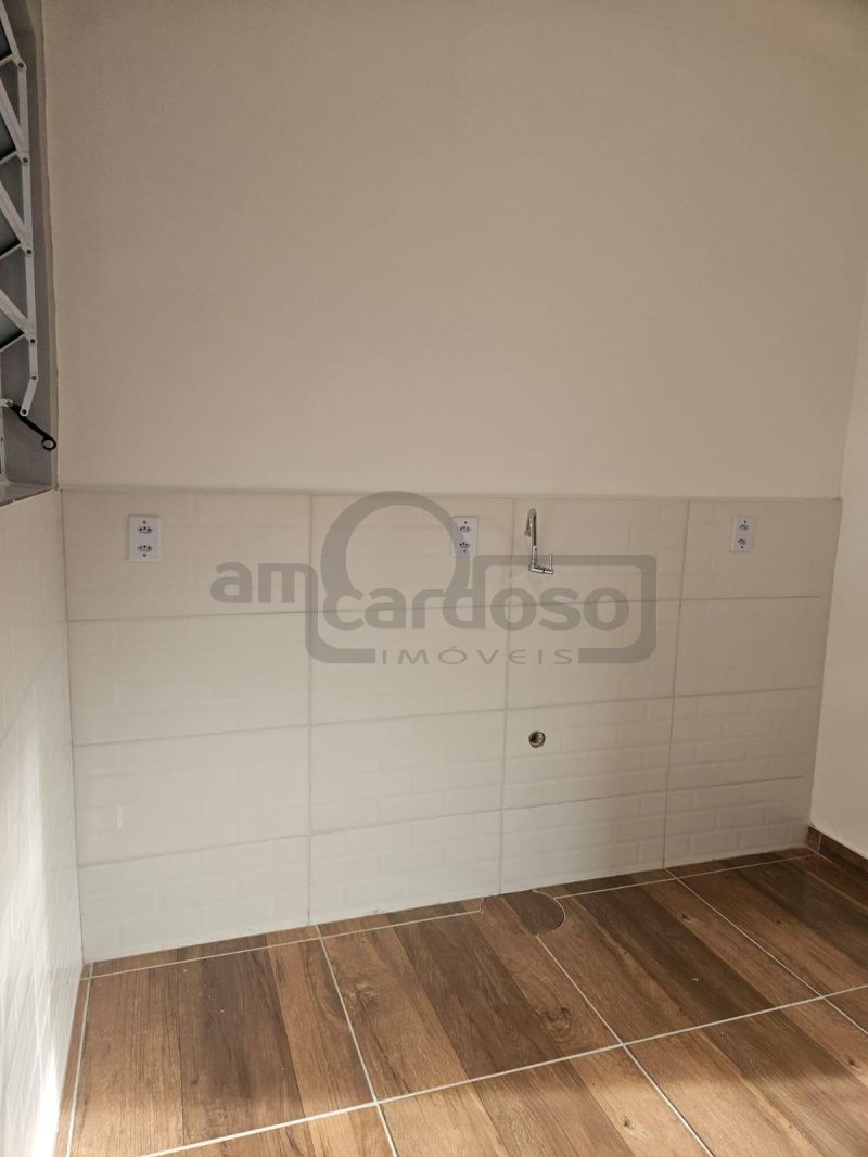 APARTAMENTO COM 2 DORMITÓRIOS TOTALMENTE REFORMADO,
