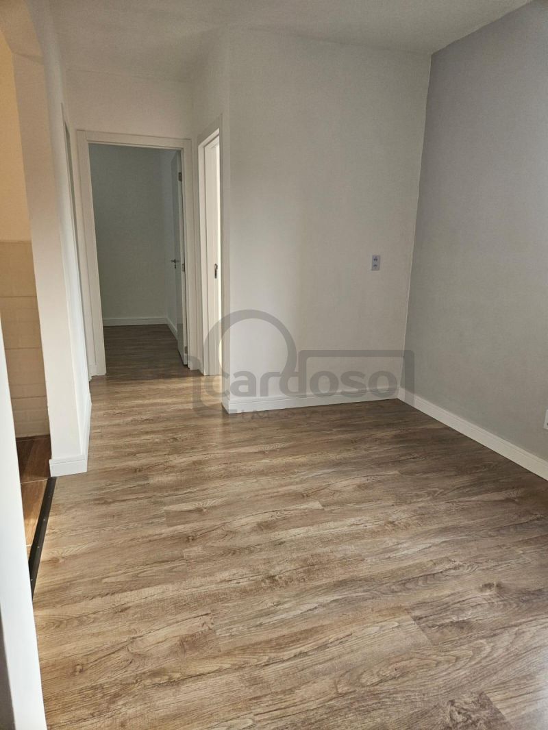 APARTAMENTO COM 2 DORMITÓRIOS TOTALMENTE REFORMADO,